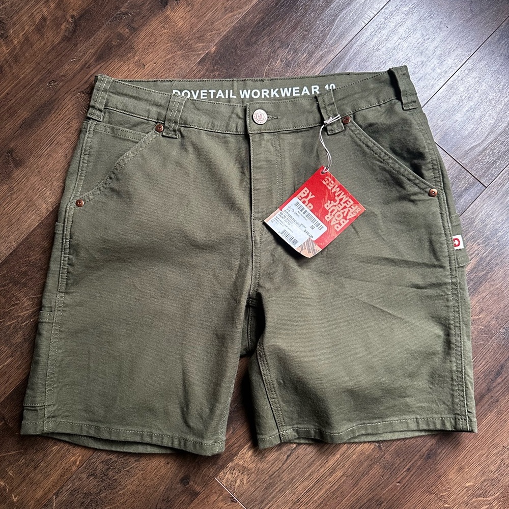 Green Cargo Shorts with Sturdy Cotton Fabric